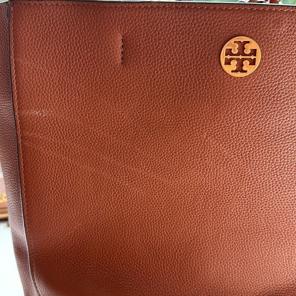 TORY BURCH Leather Wallet & Tote Bag. - Picture 7 of 16